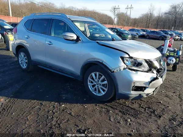 5N1AT2MT5HC824030 2017 NISSAN ROGUE - Image 1