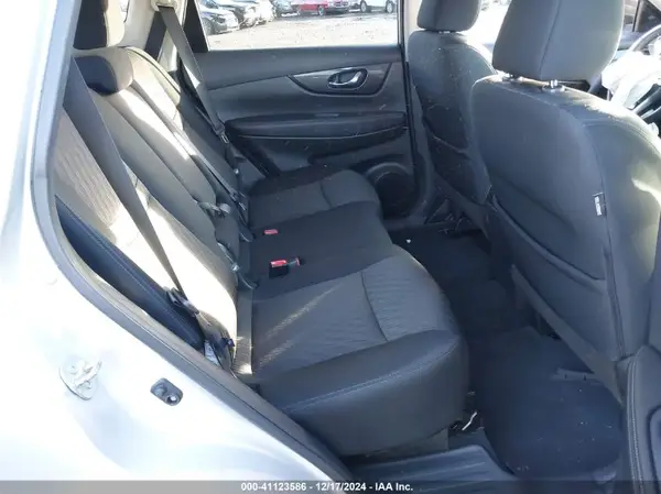5N1AT2MT5HC824030 2017 NISSAN ROGUE - Image 8
