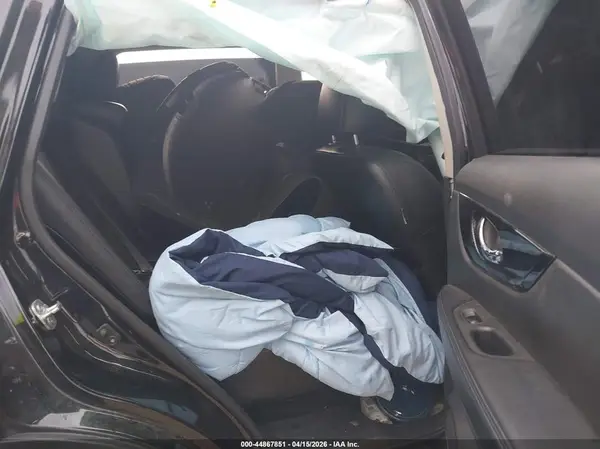 5N1AT2MT5HC824349 2017 NISSAN ROGUE - Image 8