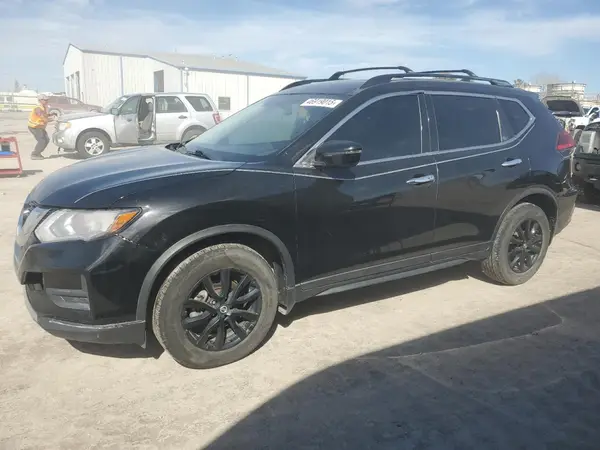 5N1AT2MT5HC828224 2017 NISSAN ROGUE - Image 1