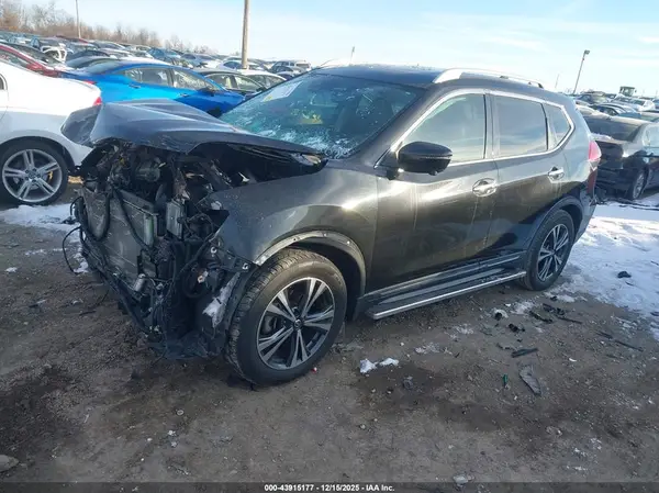 5N1AT2MT5HC828305 2017 NISSAN ROGUE - Image 2