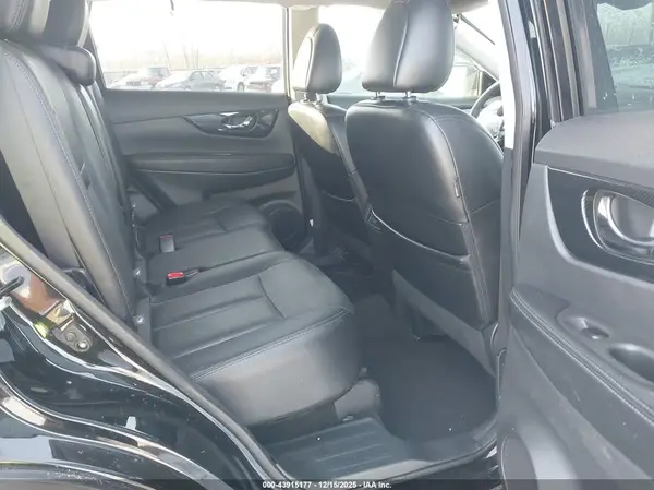 5N1AT2MT5HC828305 2017 NISSAN ROGUE - Image 8