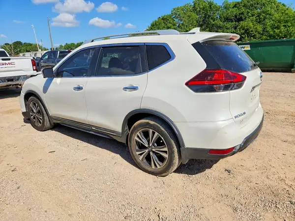 5N1AT2MT5HC828661 2017 NISSAN ROGUE - Image 2