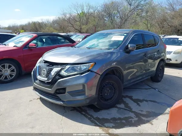 5N1AT2MT5HC832404 2017 NISSAN ROGUE - Image 2