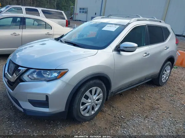 5N1AT2MT5HC834945 2017 NISSAN ROGUE - Image 2