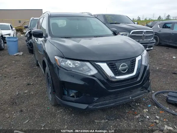 5N1AT2MT5HC838946 2017 NISSAN ROGUE - Image 1