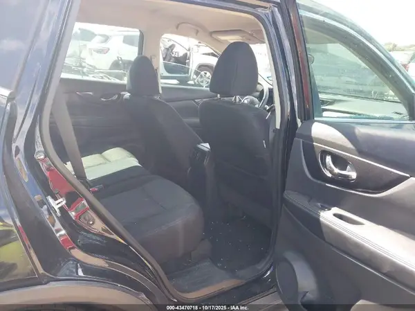 5N1AT2MT5HC845542 2017 NISSAN ROGUE - Image 8