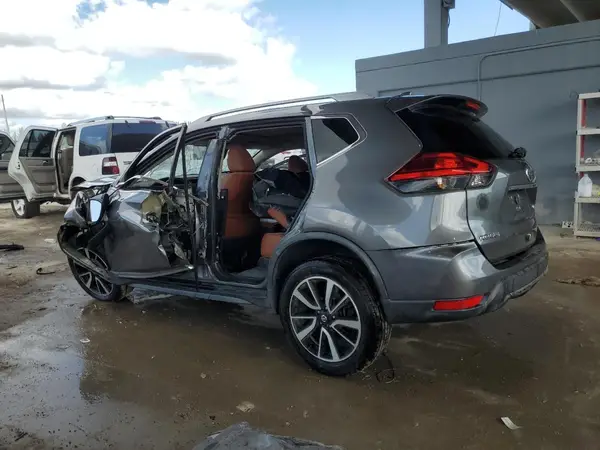 5N1AT2MT5HC847856 2017 NISSAN ROGUE - Image 2