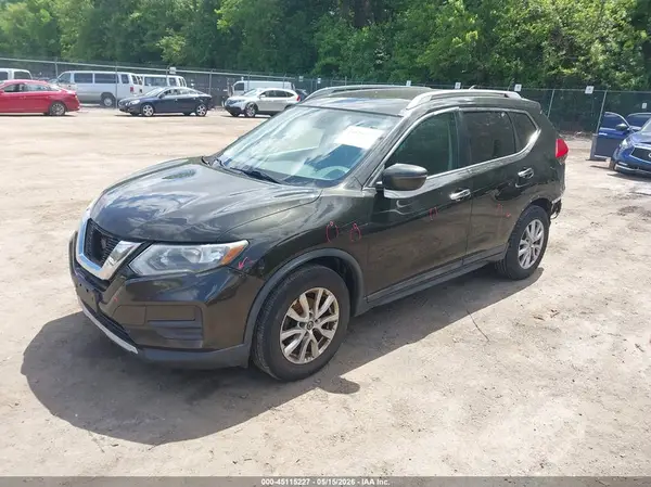 5N1AT2MT5HC858128 2017 NISSAN ROGUE - Image 2