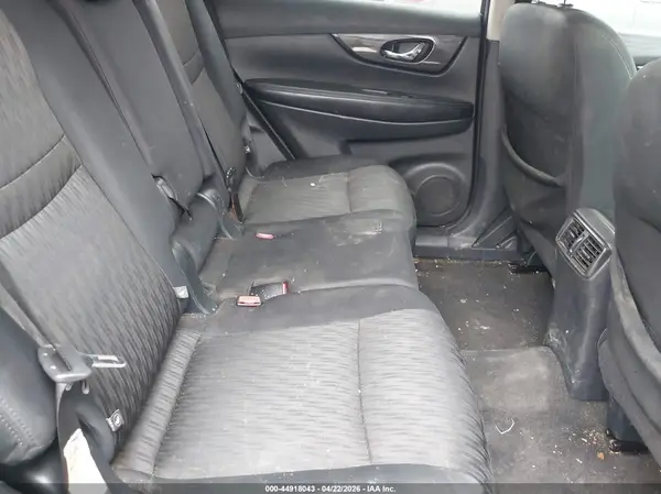 5N1AT2MT5HC864074 2017 NISSAN ROGUE - Image 8