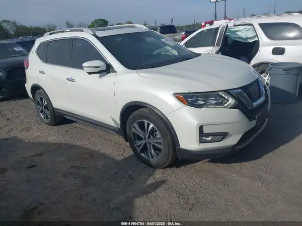 5N1AT2MT5HC864219 2017 NISSAN ROGUE - Image 1