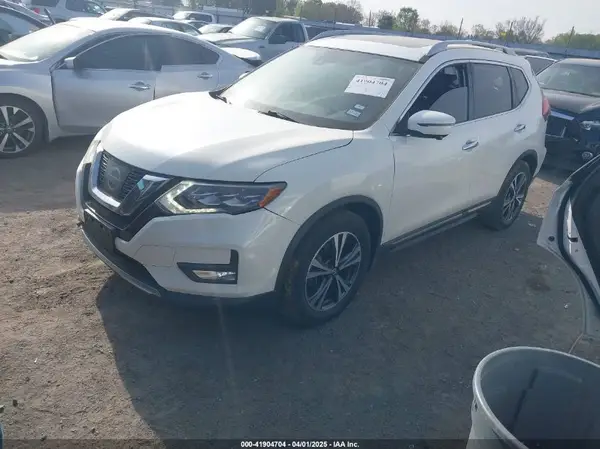 5N1AT2MT5HC864219 2017 NISSAN ROGUE - Image 2