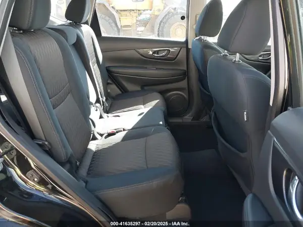 5N1AT2MT5HC864429 2017 NISSAN ROGUE - Image 8