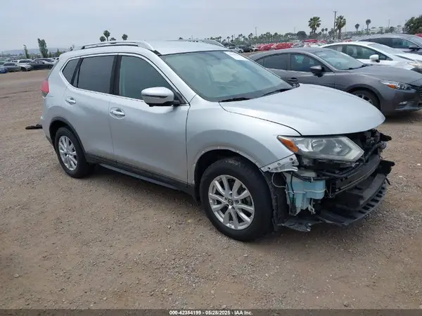 5N1AT2MT5HC878038 2017 NISSAN ROGUE - Image 1