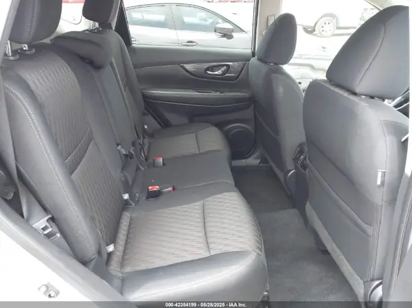 5N1AT2MT5HC878038 2017 NISSAN ROGUE - Image 8