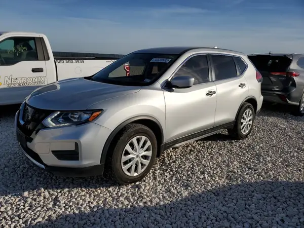 5N1AT2MT5HC882042 2017 NISSAN ROGUE - Image 1