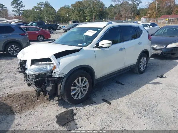 5N1AT2MT5HC883143 2017 NISSAN ROGUE - Image 2