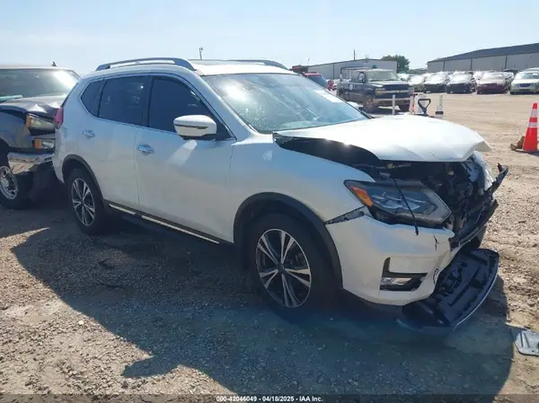 5N1AT2MT5HC889167 2017 NISSAN ROGUE - Image 1