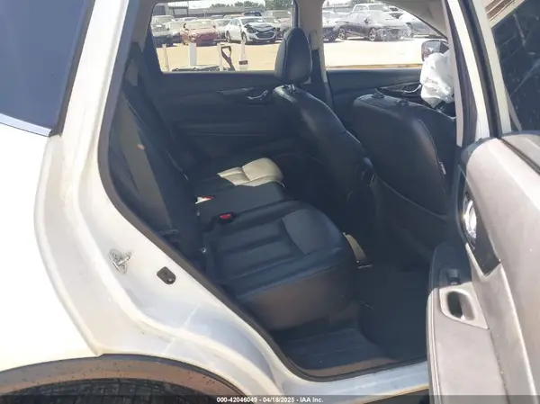 5N1AT2MT5HC889167 2017 NISSAN ROGUE - Image 8