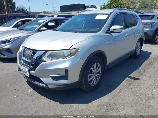 5N1AT2MT5HC890769 2017 NISSAN ROGUE - Image 2