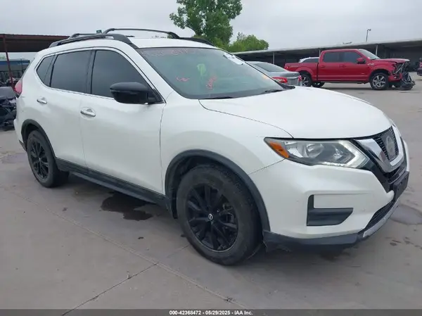 5N1AT2MT5HC891159 2017 NISSAN ROGUE - Image 1