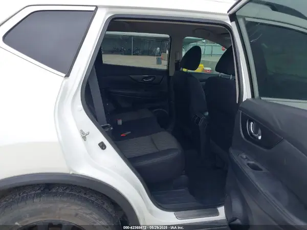 5N1AT2MT5HC891159 2017 NISSAN ROGUE - Image 8