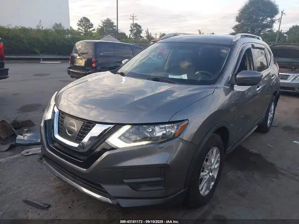 5N1AT2MT5HC896717 2017 NISSAN ROGUE - Image 2