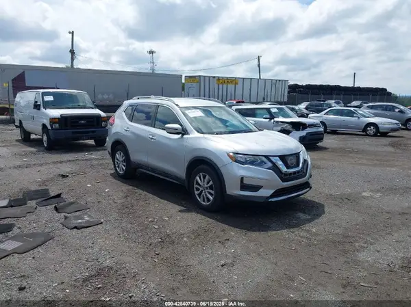 5N1AT2MT5HC897477 2017 NISSAN ROGUE - Image 1