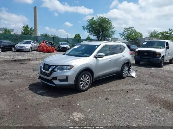 5N1AT2MT5HC897477 2017 NISSAN ROGUE - Image 2