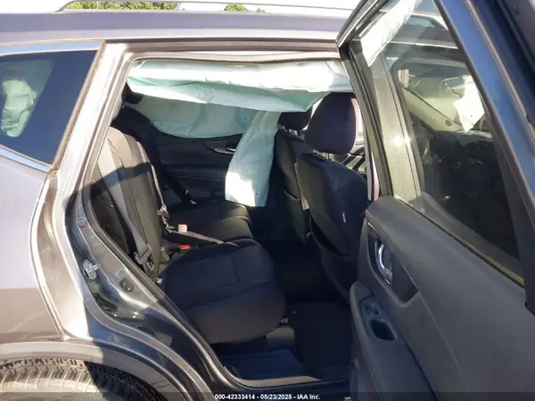 5N1AT2MT5JC713340 2018 NISSAN ROGUE - Image 8