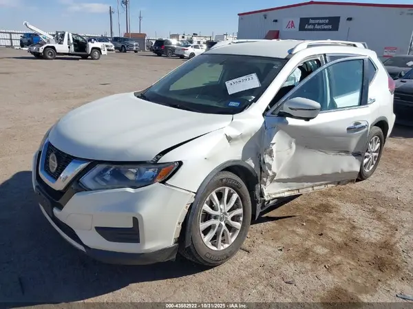 5N1AT2MT5JC729067 2018 NISSAN ROGUE - Image 2