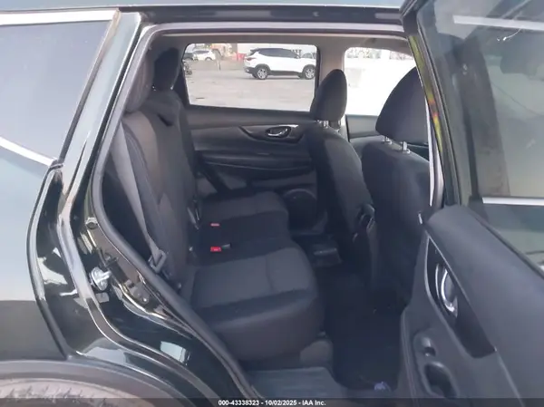 5N1AT2MT5JC738853 2018 NISSAN ROGUE - Image 8