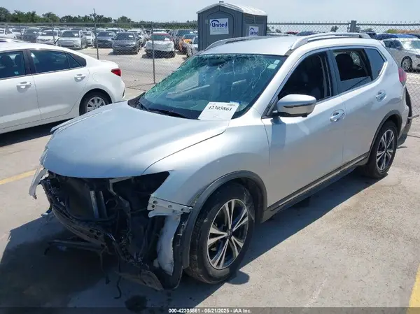 5N1AT2MT5JC739095 2018 NISSAN ROGUE - Image 2