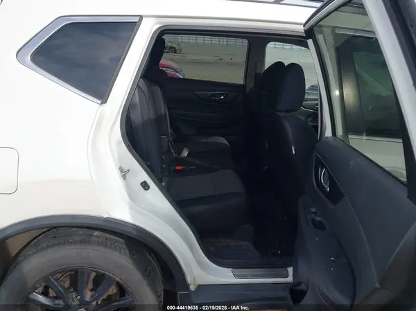 5N1AT2MT5JC741932 2018 NISSAN ROGUE - Image 8