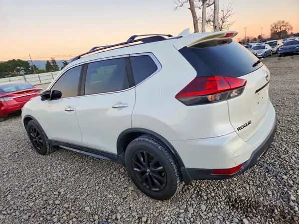 5N1AT2MT5JC742336 2018 NISSAN ROGUE - Image 2