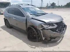 5N1AT2MT5JC745673 2018 NISSAN ROGUE