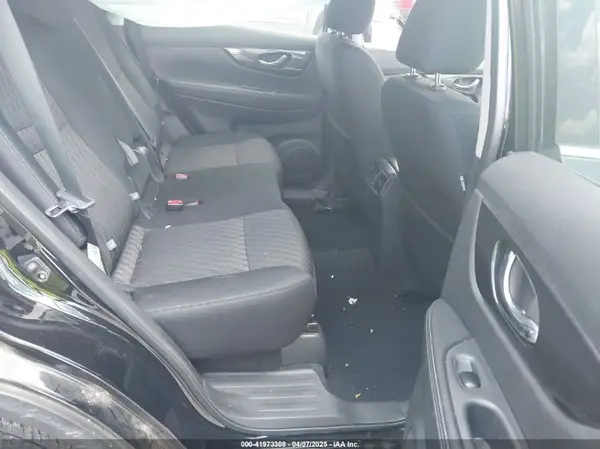 5N1AT2MT5JC748010 2018 NISSAN ROGUE - Image 8