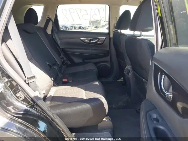 5N1AT2MT5JC767379 2018 NISSAN ROGUE - Image 8