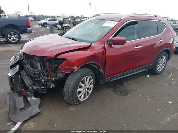 5N1AT2MT5JC770153 2018 NISSAN ROGUE - Image 2
