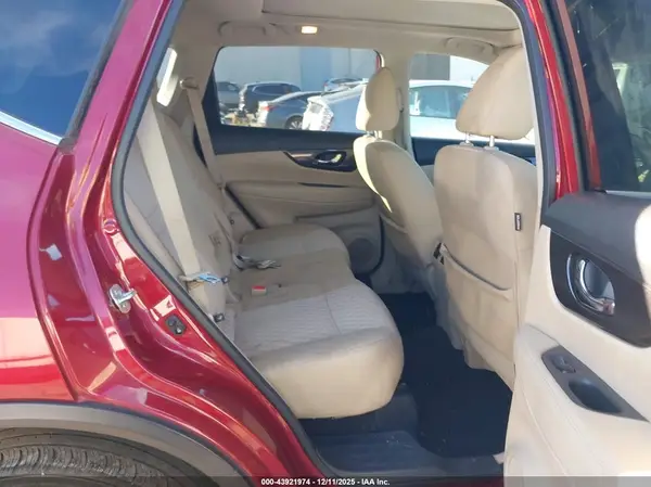 5N1AT2MT5JC772646 2018 NISSAN ROGUE - Image 8