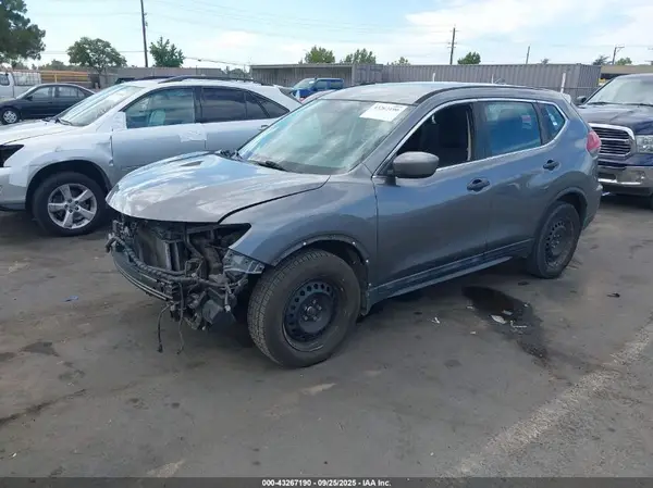 5N1AT2MT5JC775045 2018 NISSAN ROGUE - Image 2