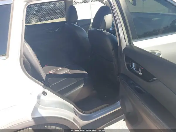 5N1AT2MT5JC799412 2018 NISSAN ROGUE - Image 8