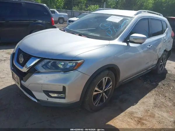 5N1AT2MT5JC799930 2018 NISSAN ROGUE - Image 2