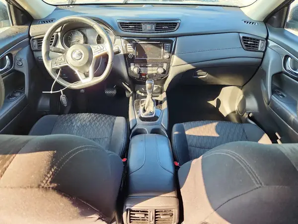 5N1AT2MT5JC800574 2018 NISSAN ROGUE - Image 8