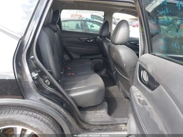 5N1AT2MT5JC807203 2018 NISSAN ROGUE - Image 8