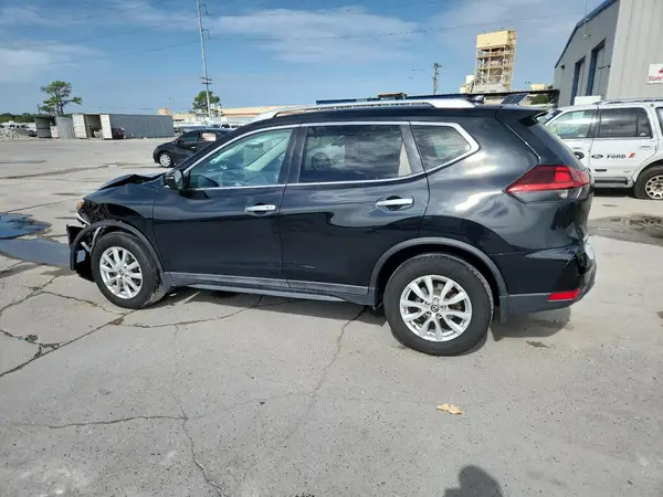 5N1AT2MT5JC818198 2018 NISSAN ROGUE - Image 2