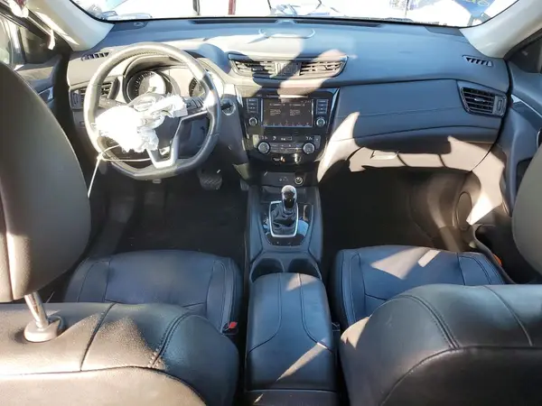 5N1AT2MT5JC821196 2018 NISSAN ROGUE - Image 8