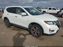 5N1AT2MT5JC823563 2018 NISSAN ROGUE