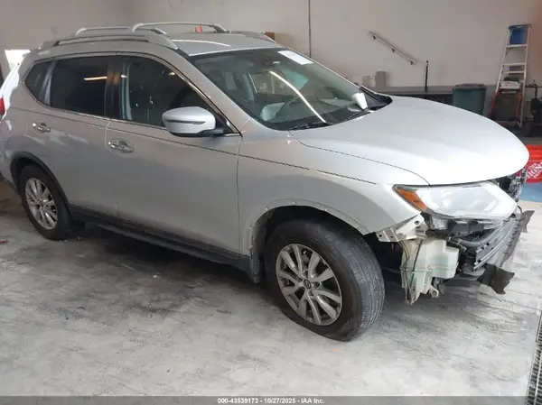 5N1AT2MT5KC700475 2019 NISSAN ROGUE - Image 1