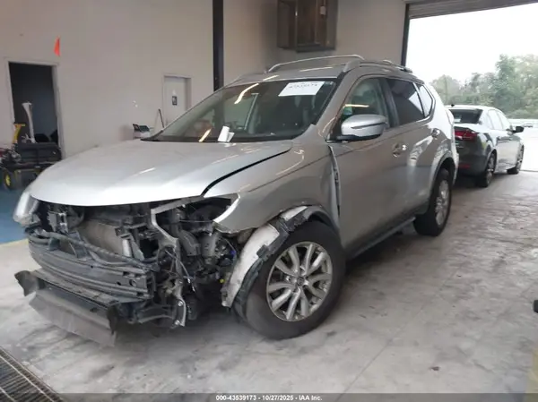 5N1AT2MT5KC700475 2019 NISSAN ROGUE - Image 2